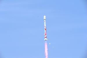 CHINA-ZONA PILOTO DE INNOVACION ESPACIAL COMERCIAL DE DONGFENG-COHETE ZQ-2E Y2-LANZAMIENTO
