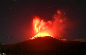 INDONESIA-FLORES ORIENTAL-MONTE LEWOTOBI LAKI LAKI-ERUPCION