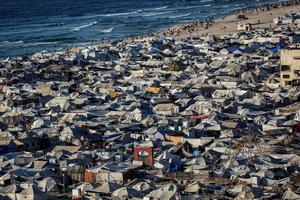 MEDIO ORIENTE-CIUDAD DE GAZA-PALESTINOS DESPLAZADOS-TIENDAS DE CAMPAÑA
