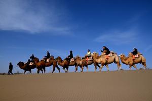 CHINA-GANSU-DUNHUANG-TURISTAS