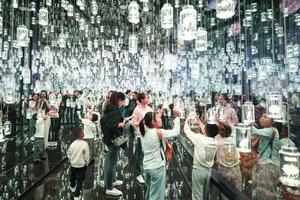 CHINA-HAINAN-HAIKOU-MUSEO DE CIENCIA Y TECNOLOGIA-OPERACION DE PRUEBA