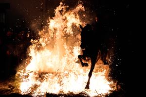 ESPAÑA-AVILA-LAS LUMINARIAS-FIESTA
