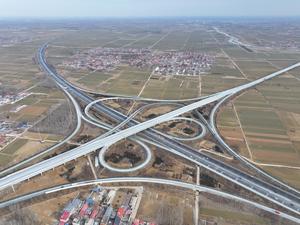 CHINA-HEBEI-TRAFICO-AUTOPISTA