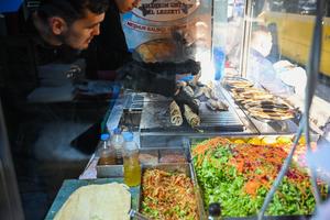 TURQUIA-ESTAMBUL-COMIDA CALLEJERA