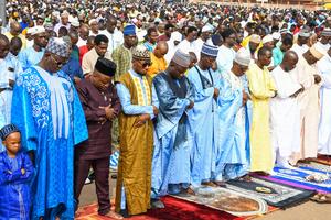 CAMERUN-YAUNDE-EID AL-FITR-ORACIONES