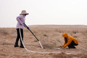 CHINA-MINQIN-VOLUNTARIOS-CONTROL DE LA DESERTIFICACION