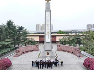 CHINA-FESTIVAL QINGMING-MARTIRES-TRIBUTO
