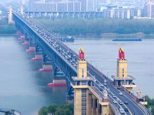 CHINA-VACACIONES DEL FESTIVAL QINGMING-VIAJES POR CARRETERA