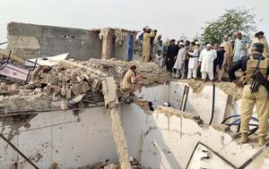 PAKISTAN-BANNU-INSTALACION POLICIAL-ATAQUE SUICIDA-SECUELAS