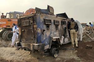 PAKISTAN-BANNU-INSTALACION POLICIAL-ATAQUE SUICIDA-SECUELAS