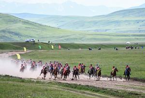 KAZAJISTAN-REGION DE ALMATY-VERANO-EVENTO CULTURAL