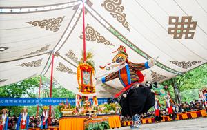 CHINA-XIZANG-LHASA-FESTIVAL SHOTON-OPERA TIBETANA