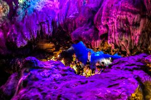 CHINA-GUANGXI-CUEVA-TURISMO