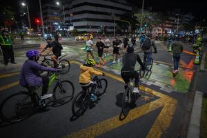 COLOMBIA-BOGOTA-CICLOVIA NOCTURNA