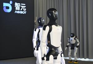 CHINA-SHANGHAI-ROBOTS CON INTELIGENCIA INCORPORADA-ENTRENAMIENTO