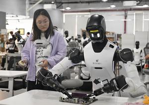 CHINA-SHANGHAI-ROBOTS CON INTELIGENCIA INCORPORADA-ENTRENAMIENTO