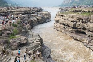 CHINA-SHAANXI-CASCADA HUKOU-VERANO-TURISMO
