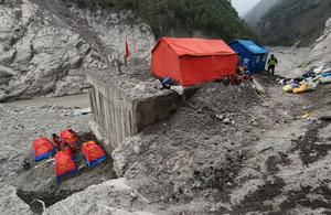 CHINA-XIZANG-GYIRONG-AVALANCHA DE LODO-BUSQUEDA Y RESCATE