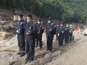CHINA-GYIRONG-AVALANCHA DE LODO-CEREMONIAS FUNEBRES