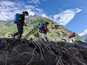 CHINA-XIZANG-GYIRONG-AVALANCHA DE LODO-DESINFECCION