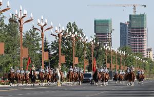 KIRGUISTAN-BISHKEK-CHINA-XI JINPING-CEREMONIA DE BIENVENIDA